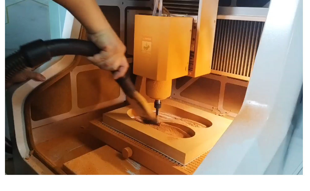 鞋垫雕刻机.jpg 鞋垫雕刻机.jpg